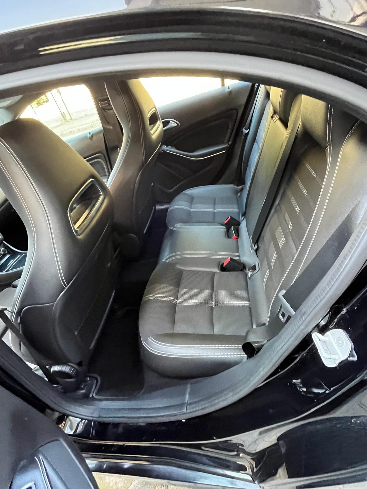 MERCEDES A180D SPORT - CAMBIO AUTOMATICO - ANCHE PER NEOPATENTATI