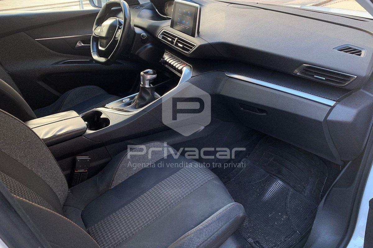 PEUGEOT 5008 BlueHDi 120 S&S Business