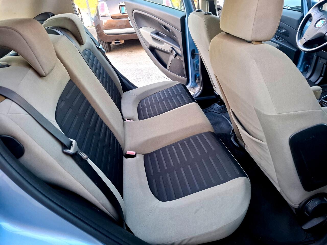 Grande Punto 1.3 MJT 75 CV 5 porte 105000km