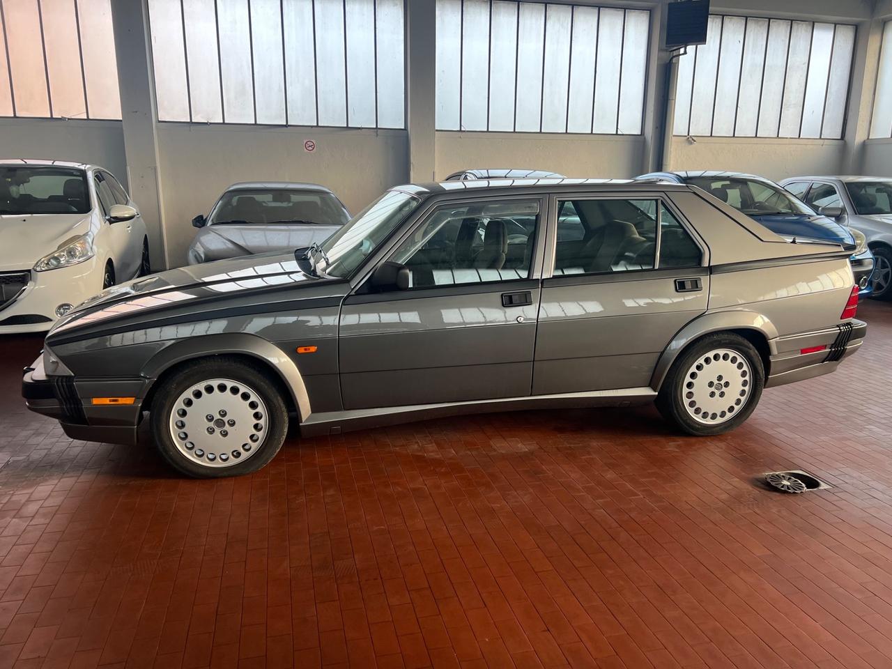 Alfa Romeo 75 1.8i turbo America