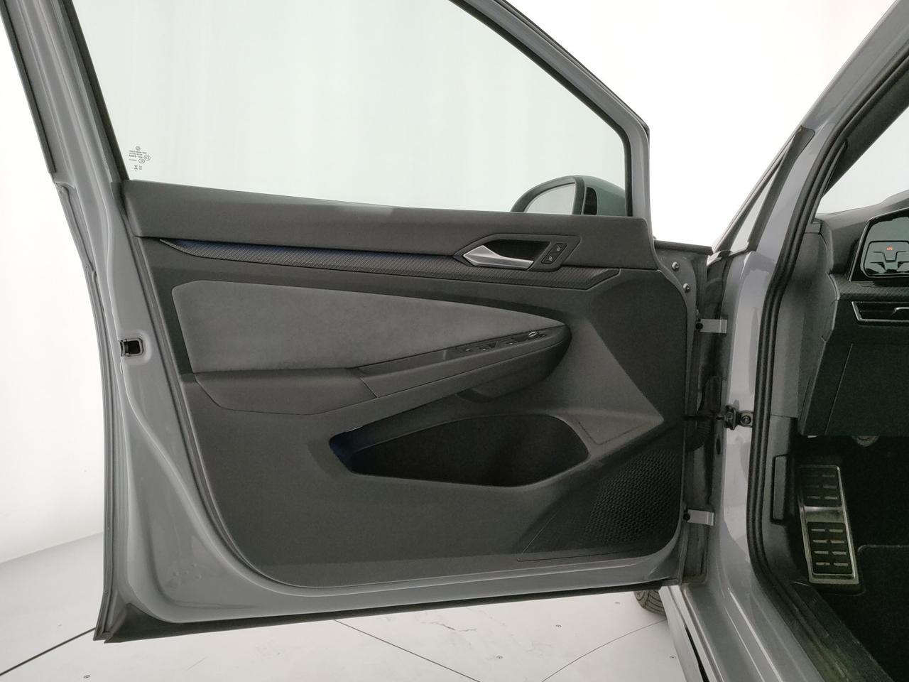 Volkswagen Golf 2.0 tdi r-line 150cv dsg