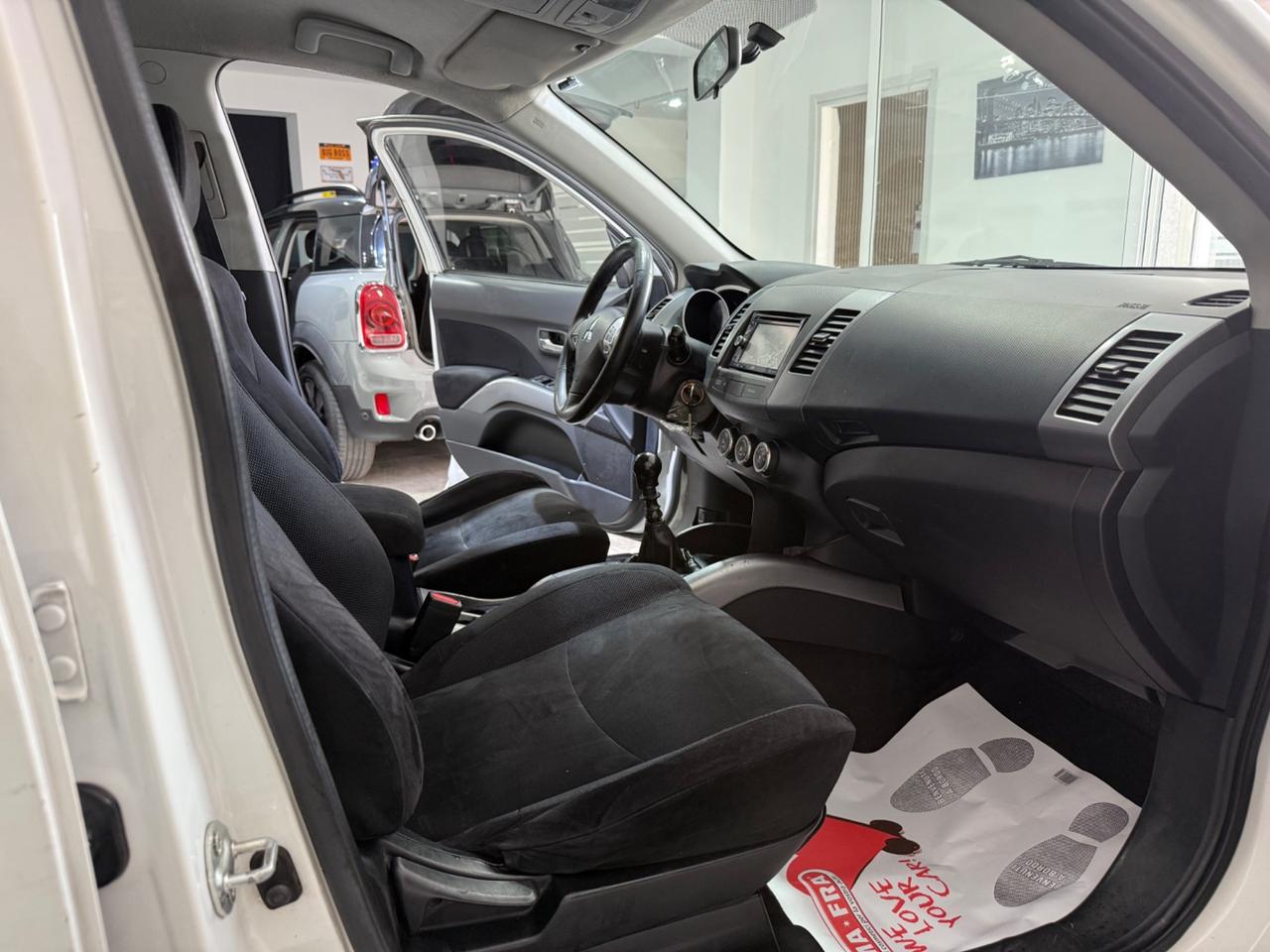 Mitsubishi Outlander 2.0 DI-D Invite DPF