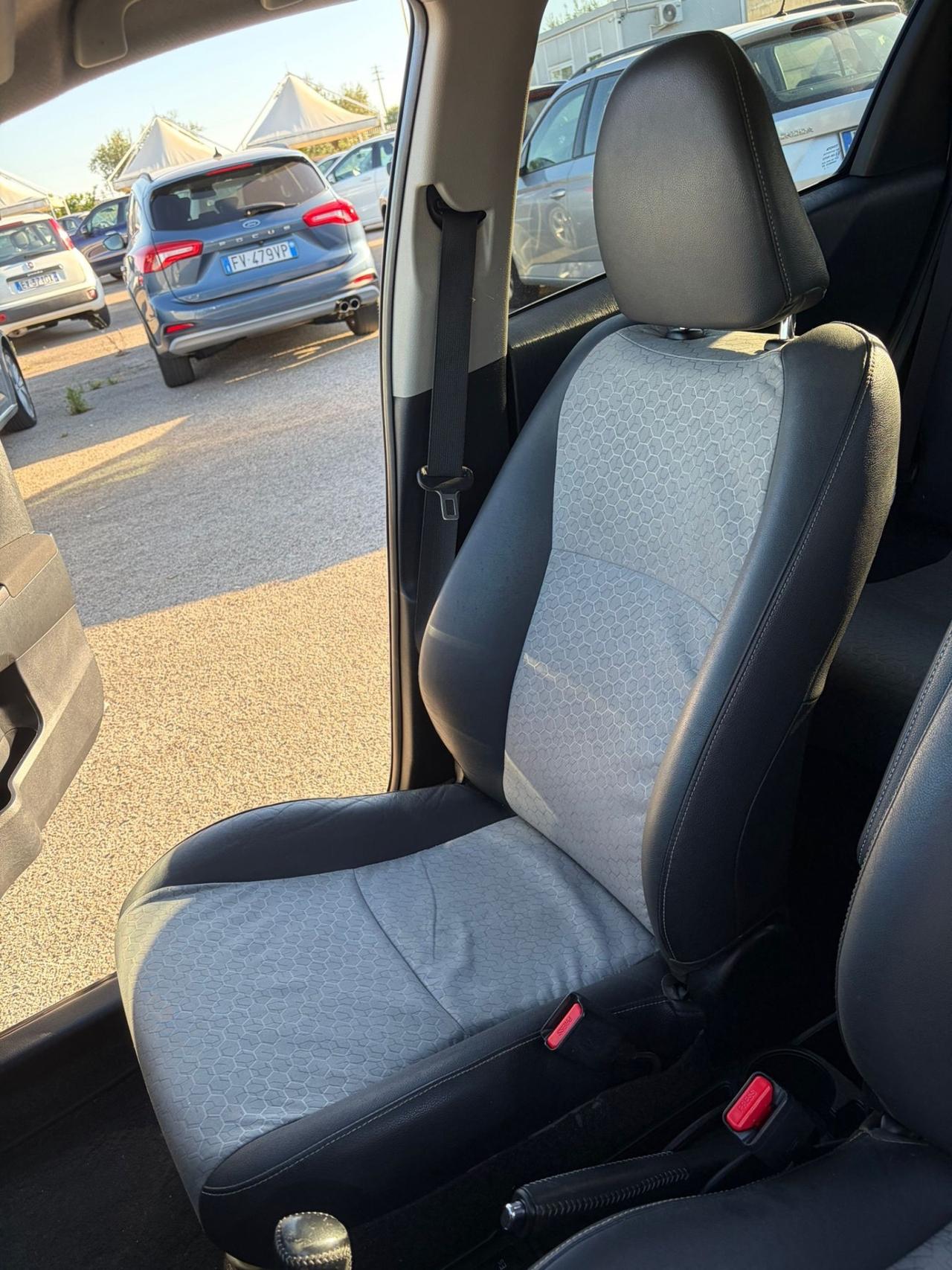 Toyota Yaris 1.4 D-4D 5 porte Lounge M-MT