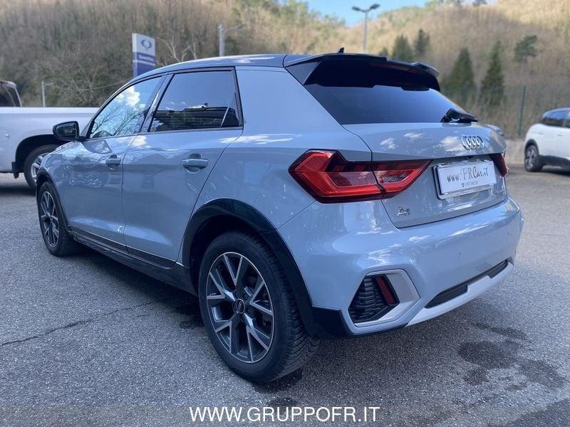 Audi A1 citycarver 30 TFSI Identity Contrast