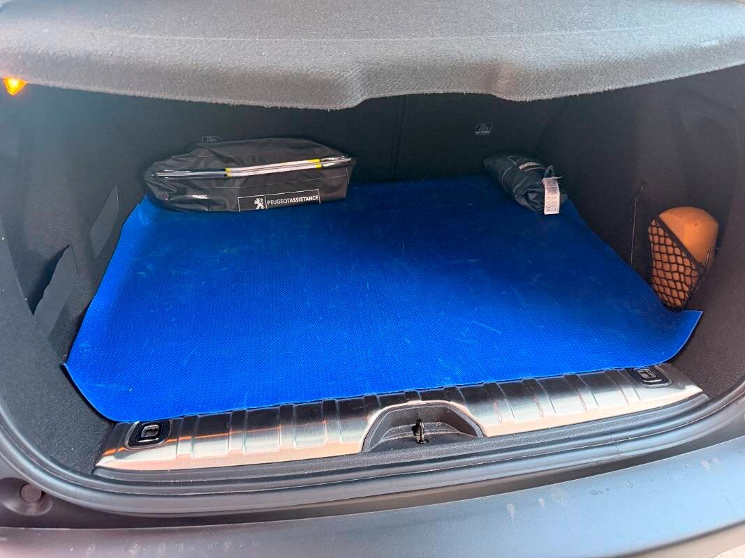 Peugeot 2008 1.6 bluehdi Allure 100cv my16