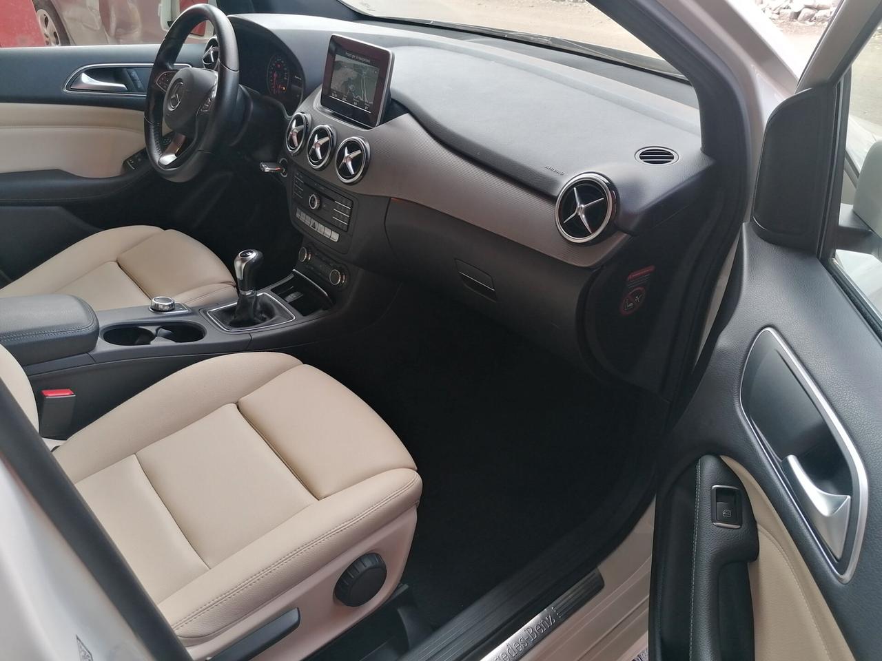 Mercedes-benz B 180 d Premium(full optional)