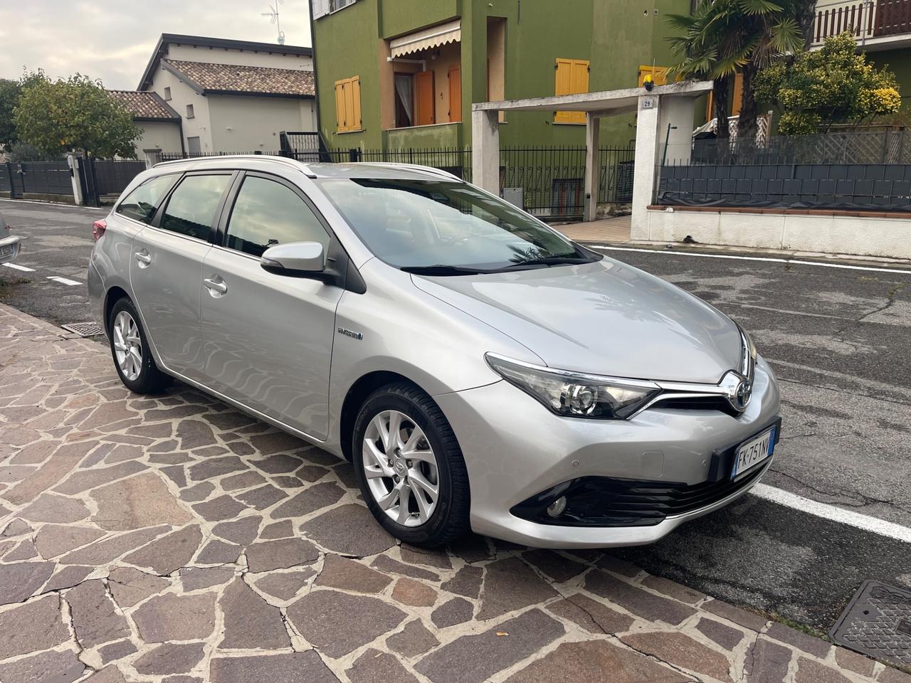 Toyota Auris Touring Sports 1.8 Hybrid Lounge