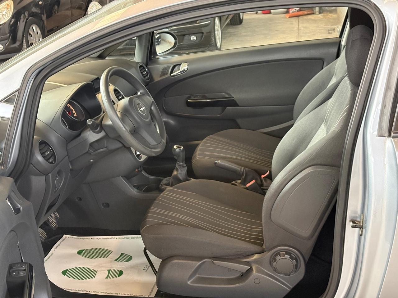 Opel Corsa 1.2 3 porte Sport