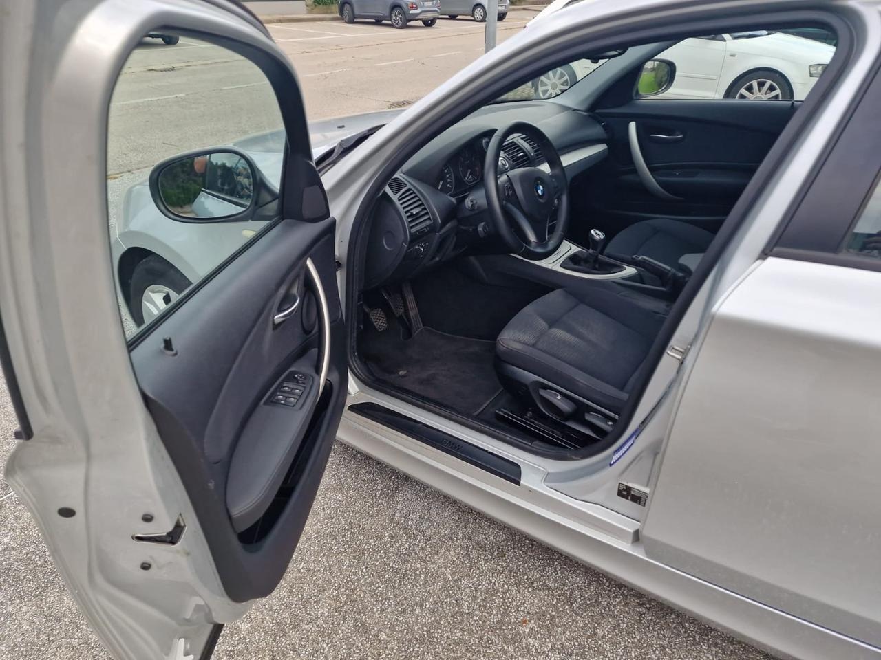BMW Serie 1 118d 2.0 143CV Futura 5 porte – Anno 2011