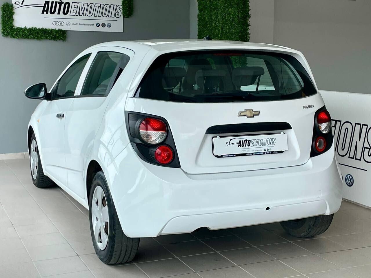 Chevrolet Aveo 1.2 - Clima & Cruise Control