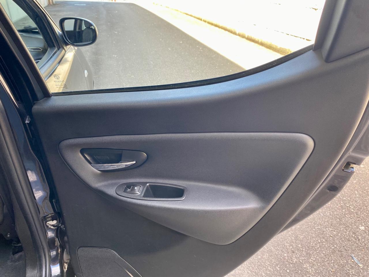 Lancia Ypsilon 1.3 MJT 5 porte S&S Platinum