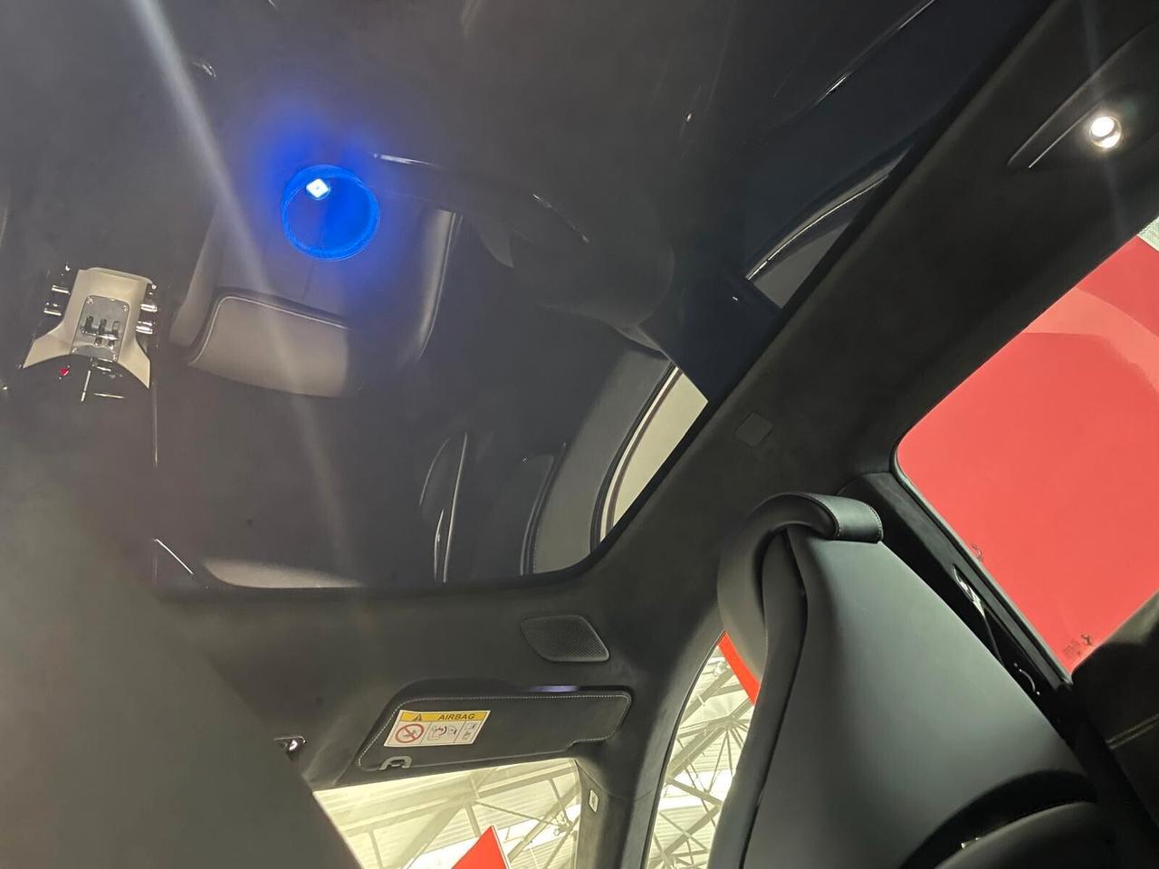 Ferrari Purosangue V12 DCT 4WD*Pano*Black