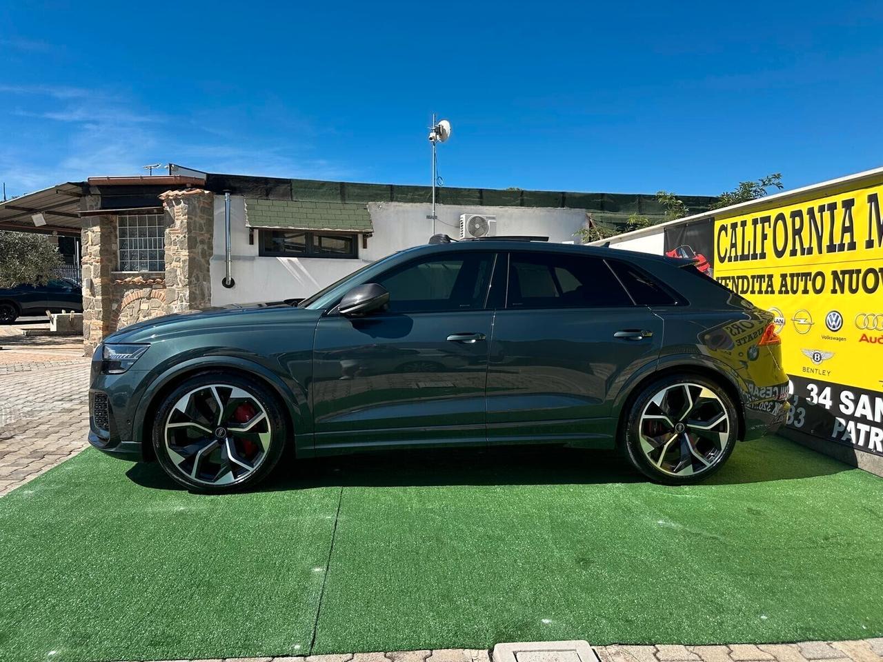 Audi Q8 RS TFSI V8 quattro tiptronic