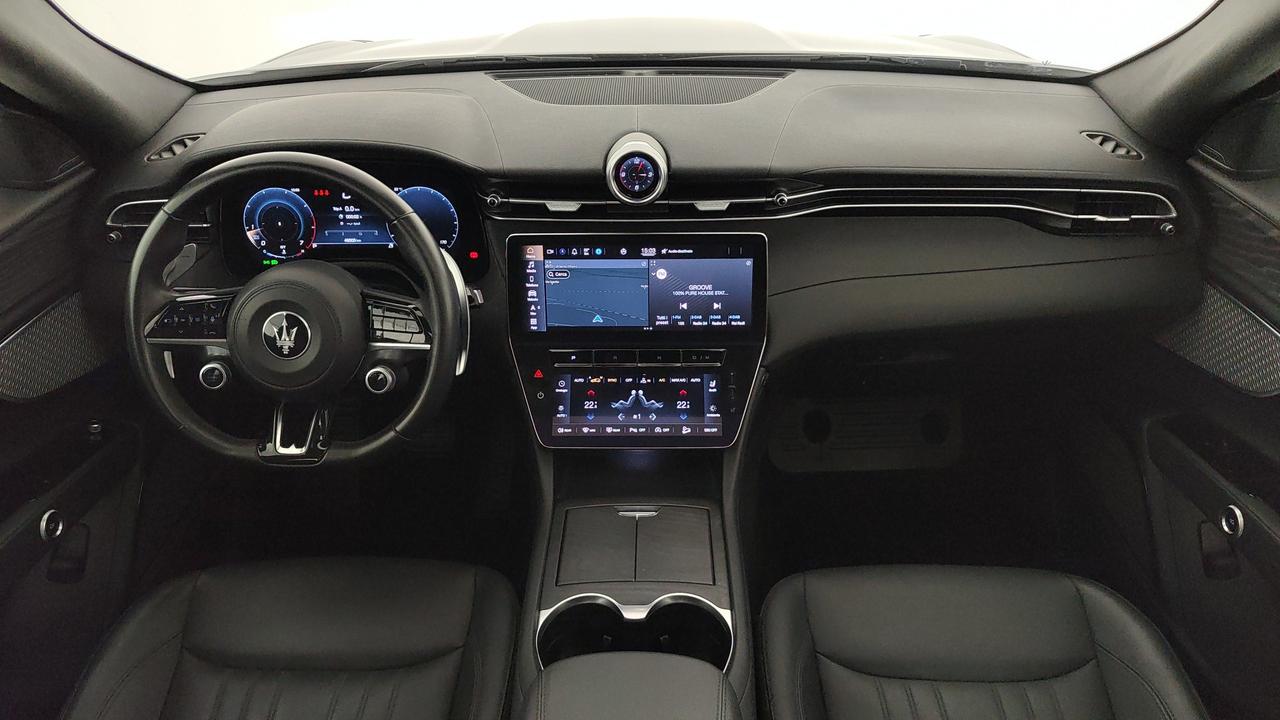 MASERATI Grecale GT Hybrid 300 My23 Nerissimo Package