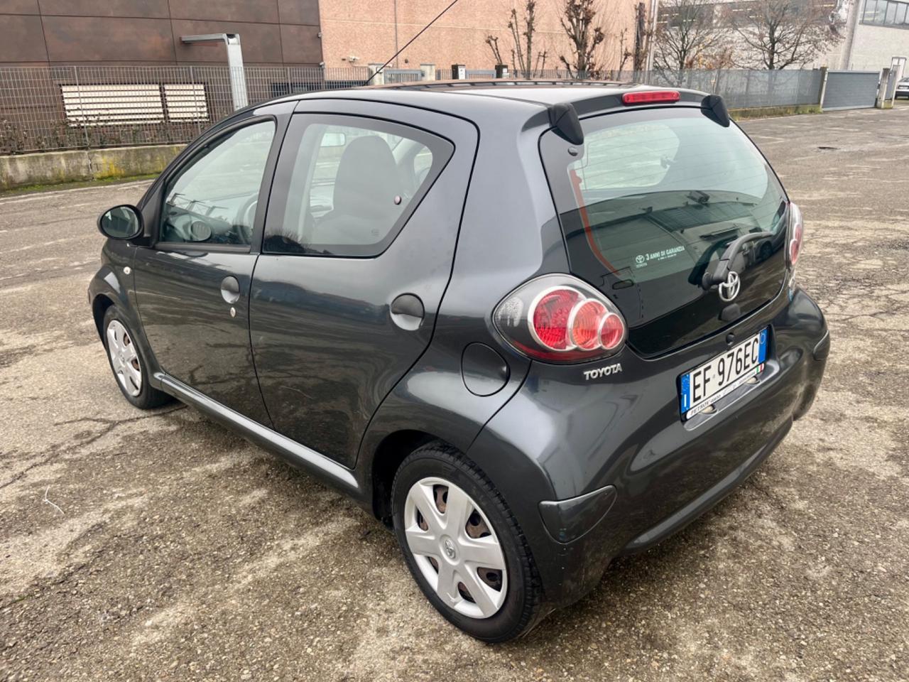 Toyota Aygo 1.0benz 2011 141.000km perfetta per neopatentati