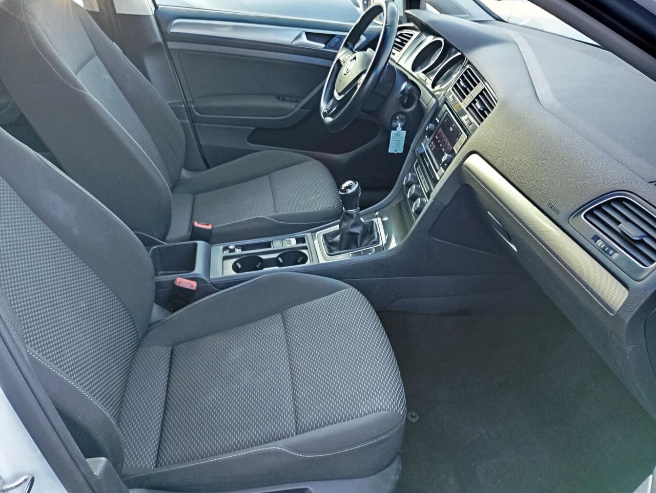 Volkswagen Golf 5P 1.0 TSI 85CV Trendline BMT