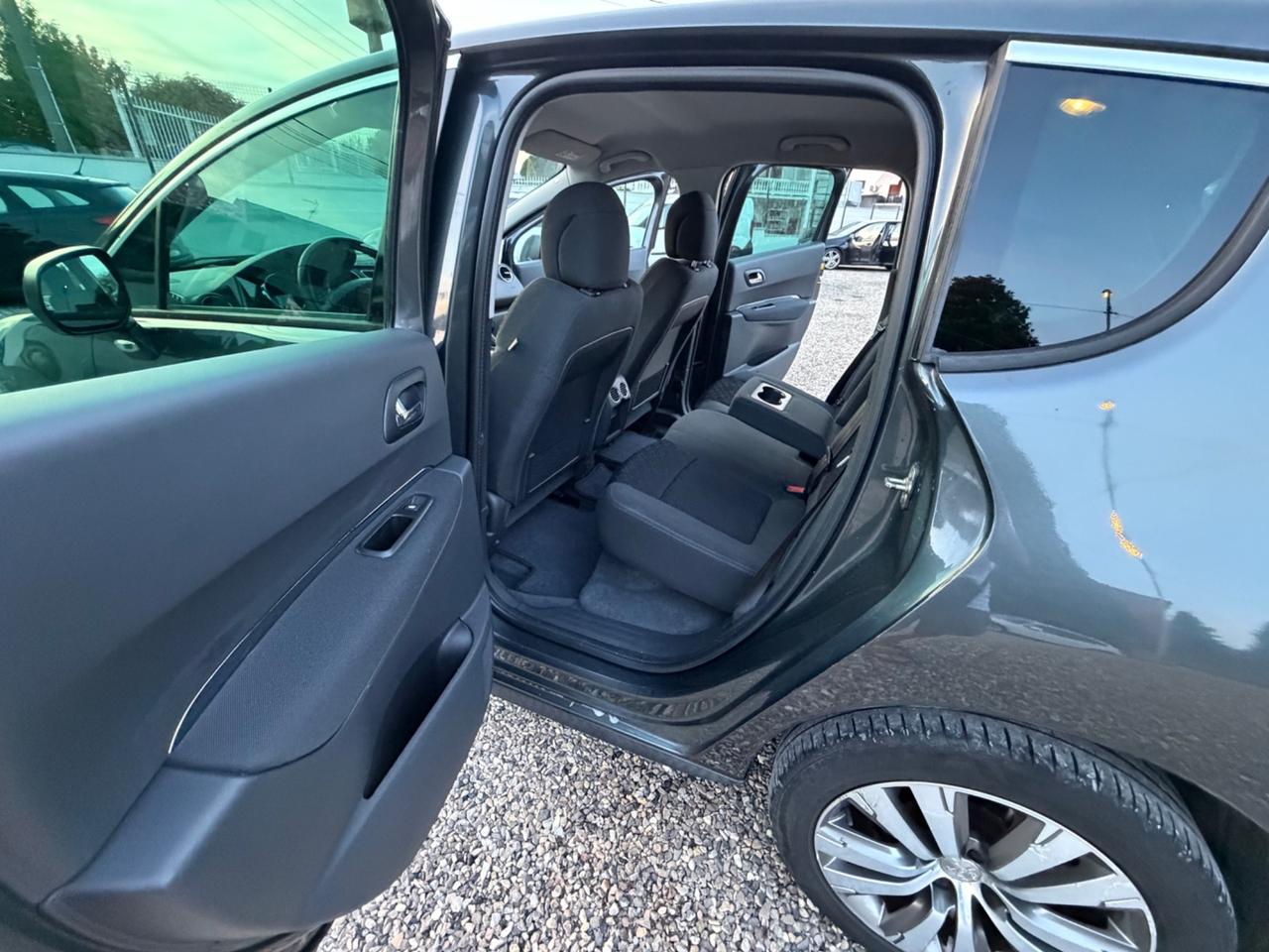 Peugeot 3008 BlueHDi 120 S&S Business