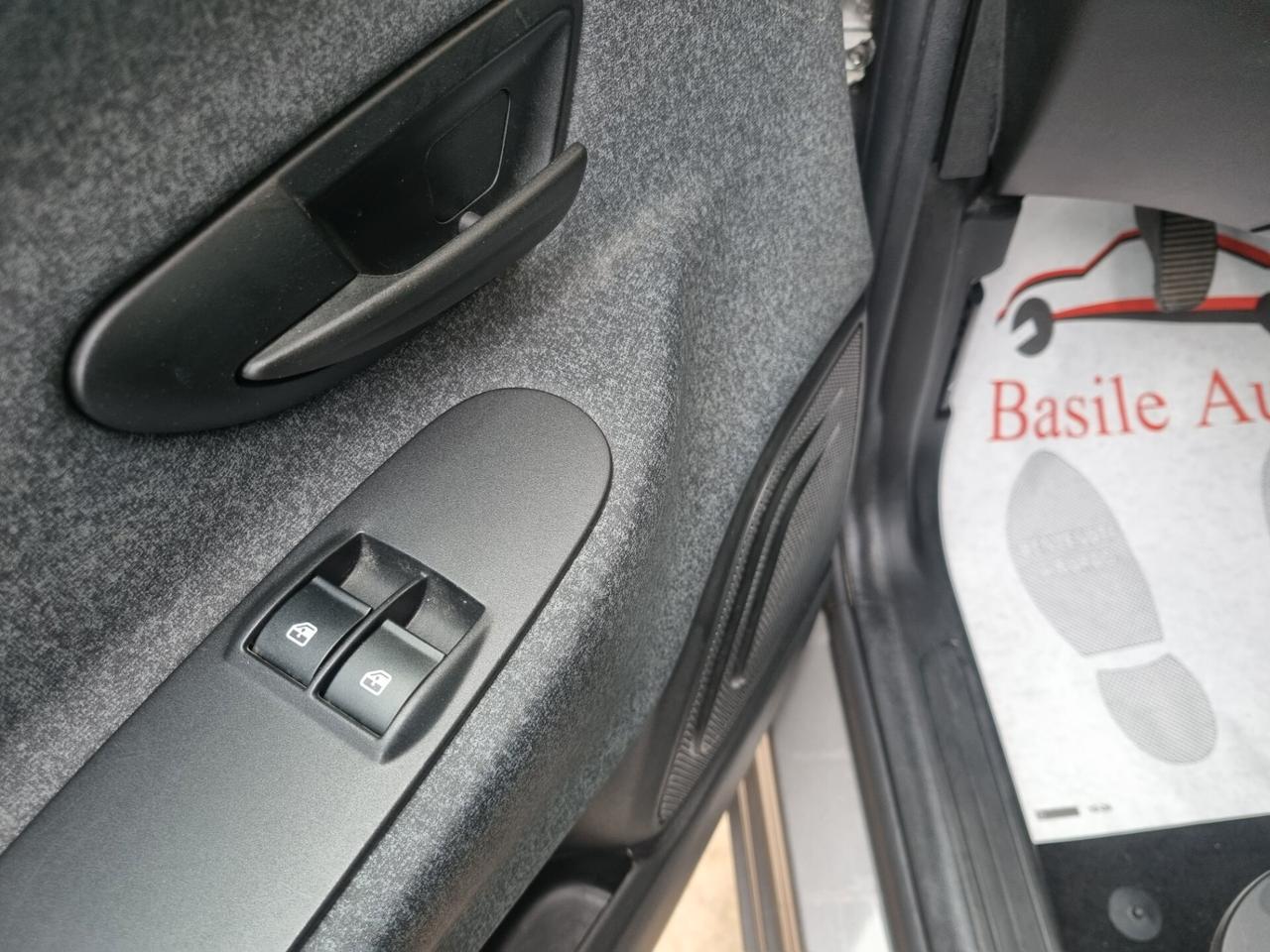 Lancia Ypsilon 1.0 FireFly 5 porte S&S Hybrid Ecochic A. Ferretti