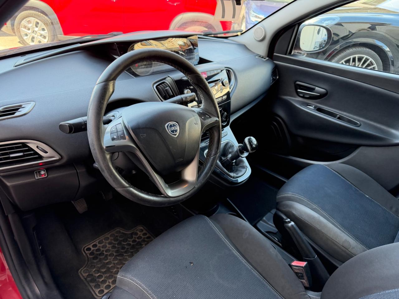 Lancia Ypsilon 1.2 69 CV 5 porte GPL Ecochic Platinum