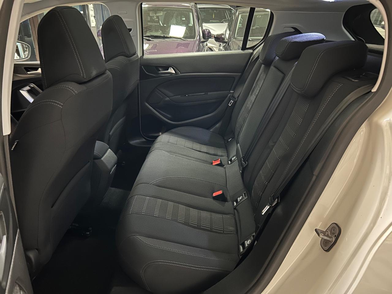 Peugeot 308- 2017 1.2 PureTech Turbo 130 CV 130.000 KM