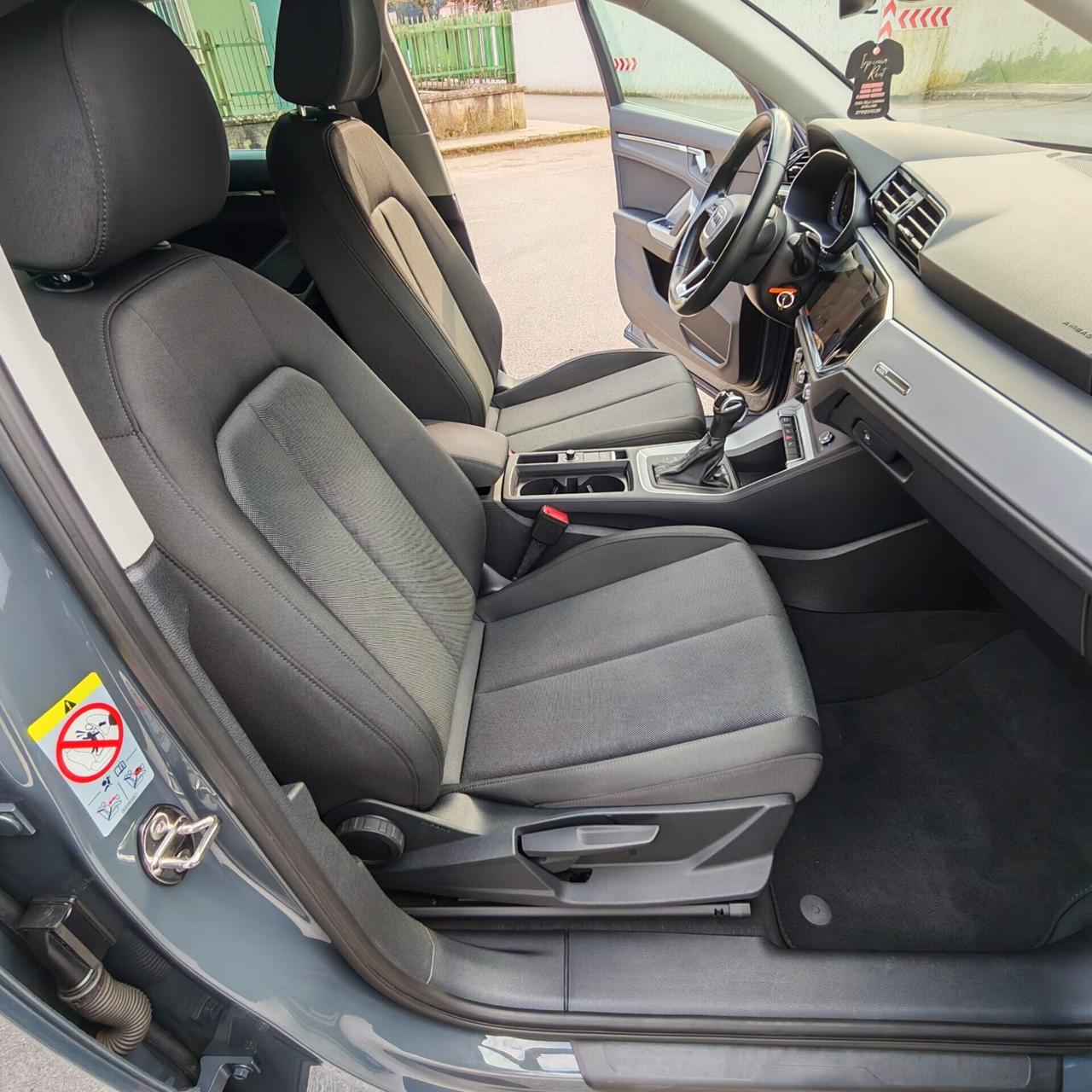 Audi Q3 SPB 45 TFSI e S tronic Business Plus