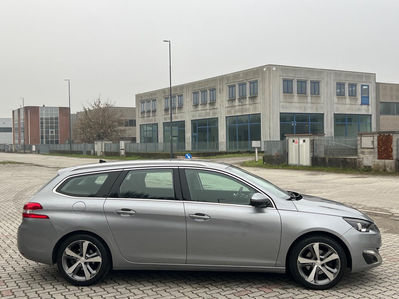 Peugeot 308 PureTech Turbo 130 S&S SW Allure