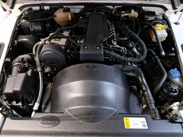 LAND ROVER Defender 110 2400 TD4 CV.122 AUTOVETTURA 7 POSTI