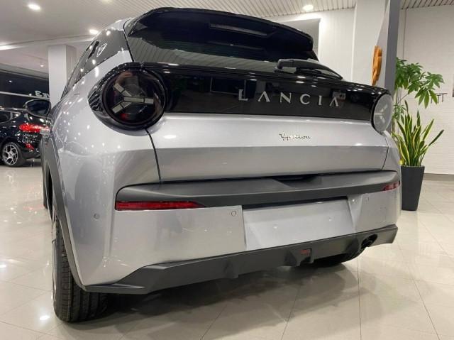 Lancia Ypsilon 1.2 mhev e-dct
