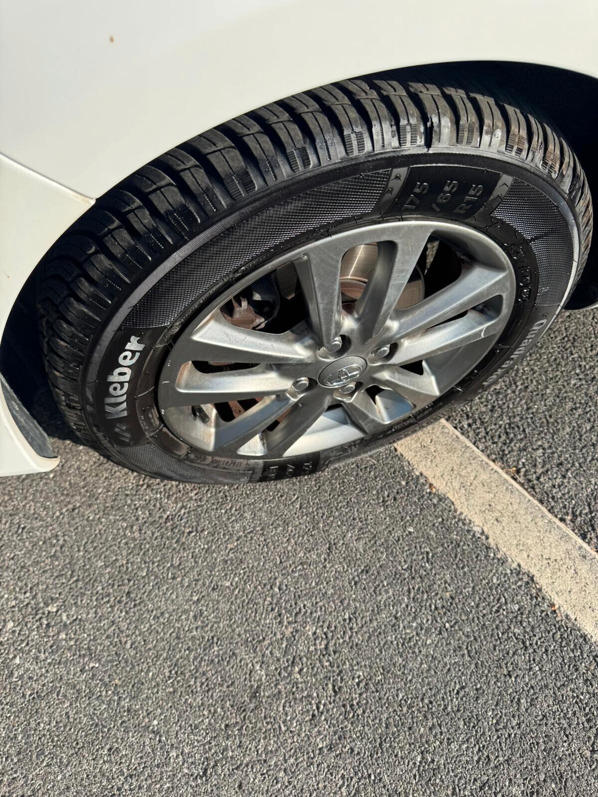 Toyota Yaris 1.0 5 porte Lounge