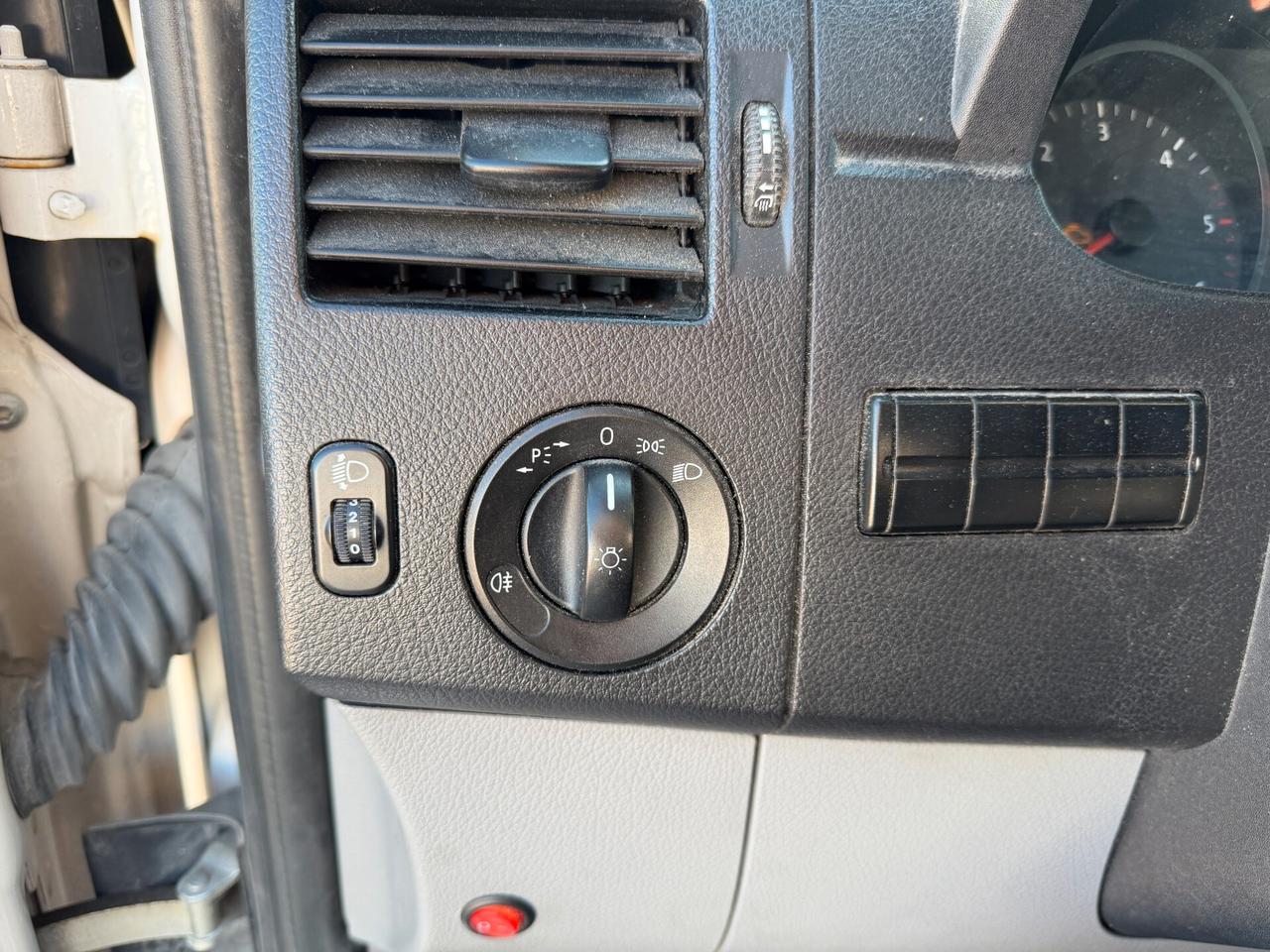 VOLKSWAGEN CRAFTER 2012 2.0 DIESEL 136 CV *LEGGI