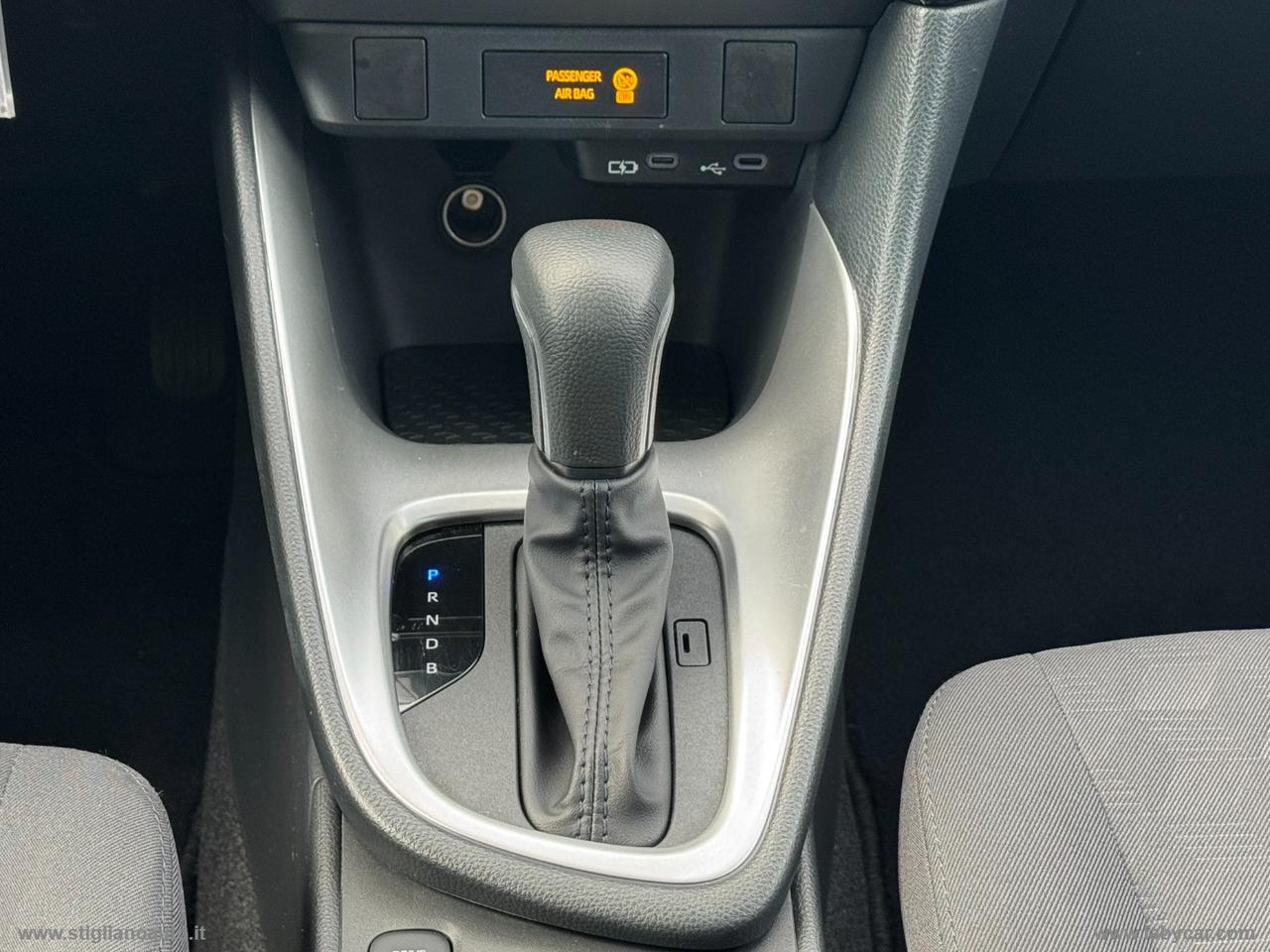 TOYOTA Yaris 1.5 Hybrid 5p. Business PACK
