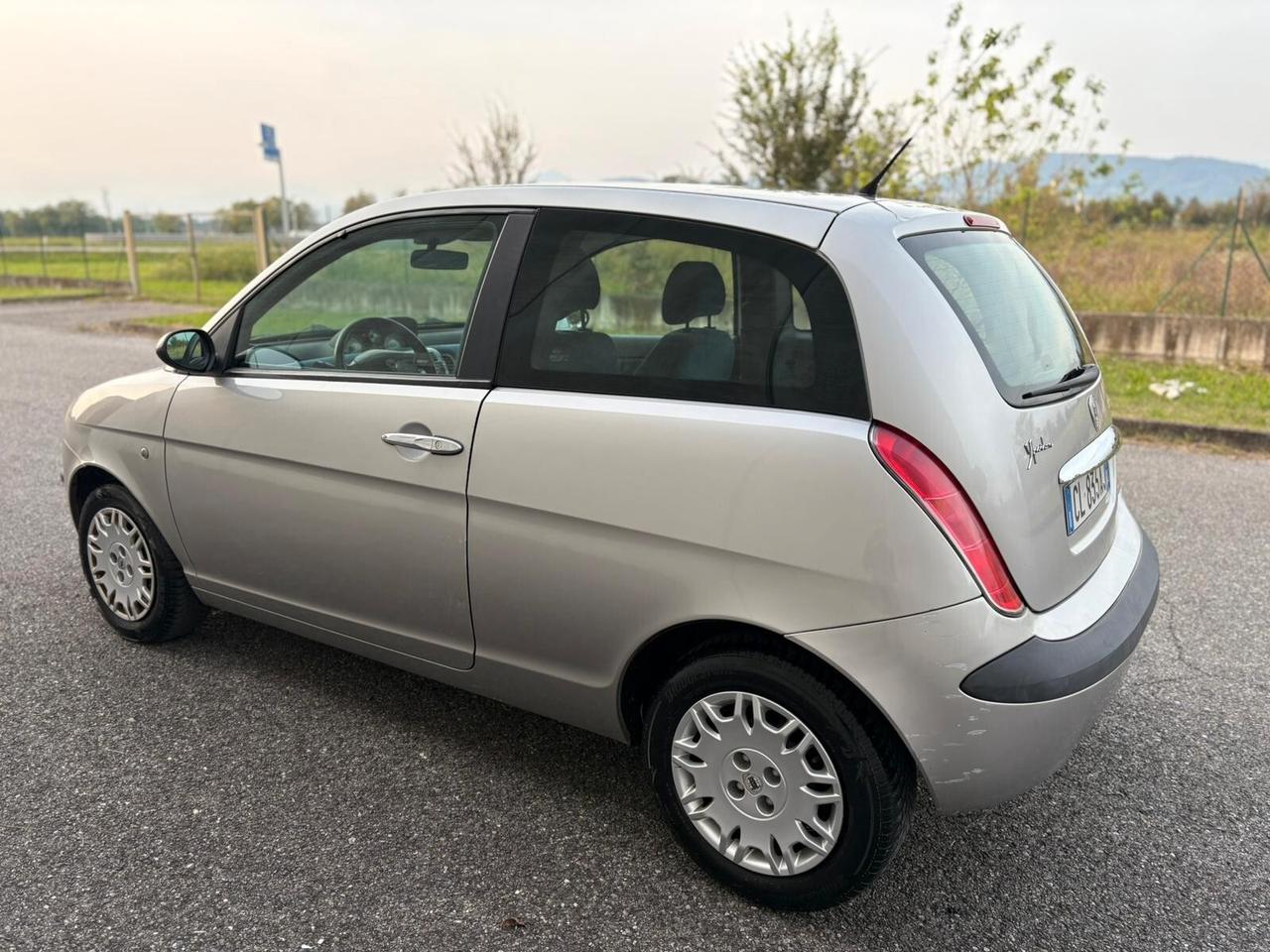 Lancia Ypsilon 1.2 Benzina 60CV NEOPATENTATI