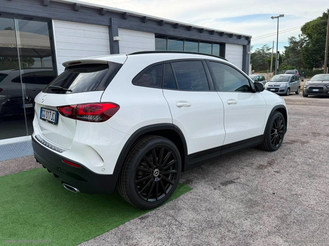 MERCEDES-BENZ GLA 200 d Automatic Premium NIGHT PACK
