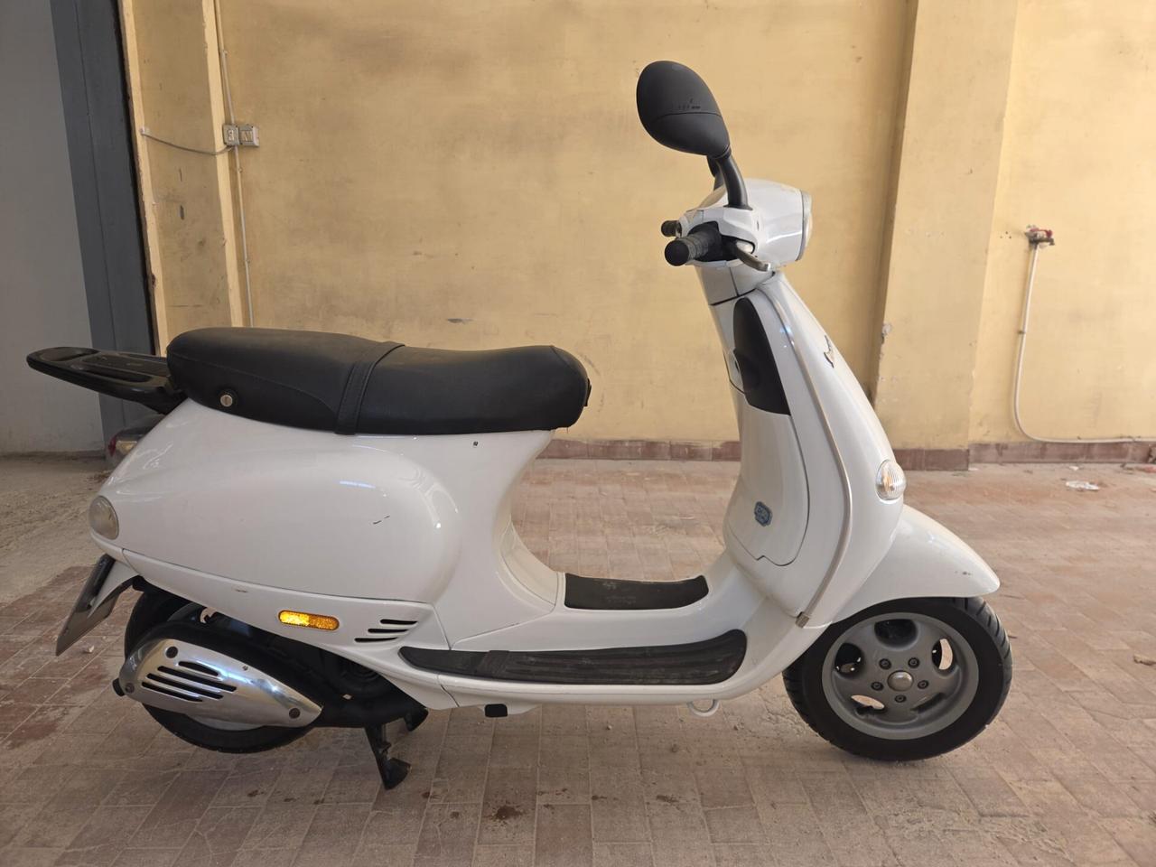 Piaggio Vespa 150 ET4