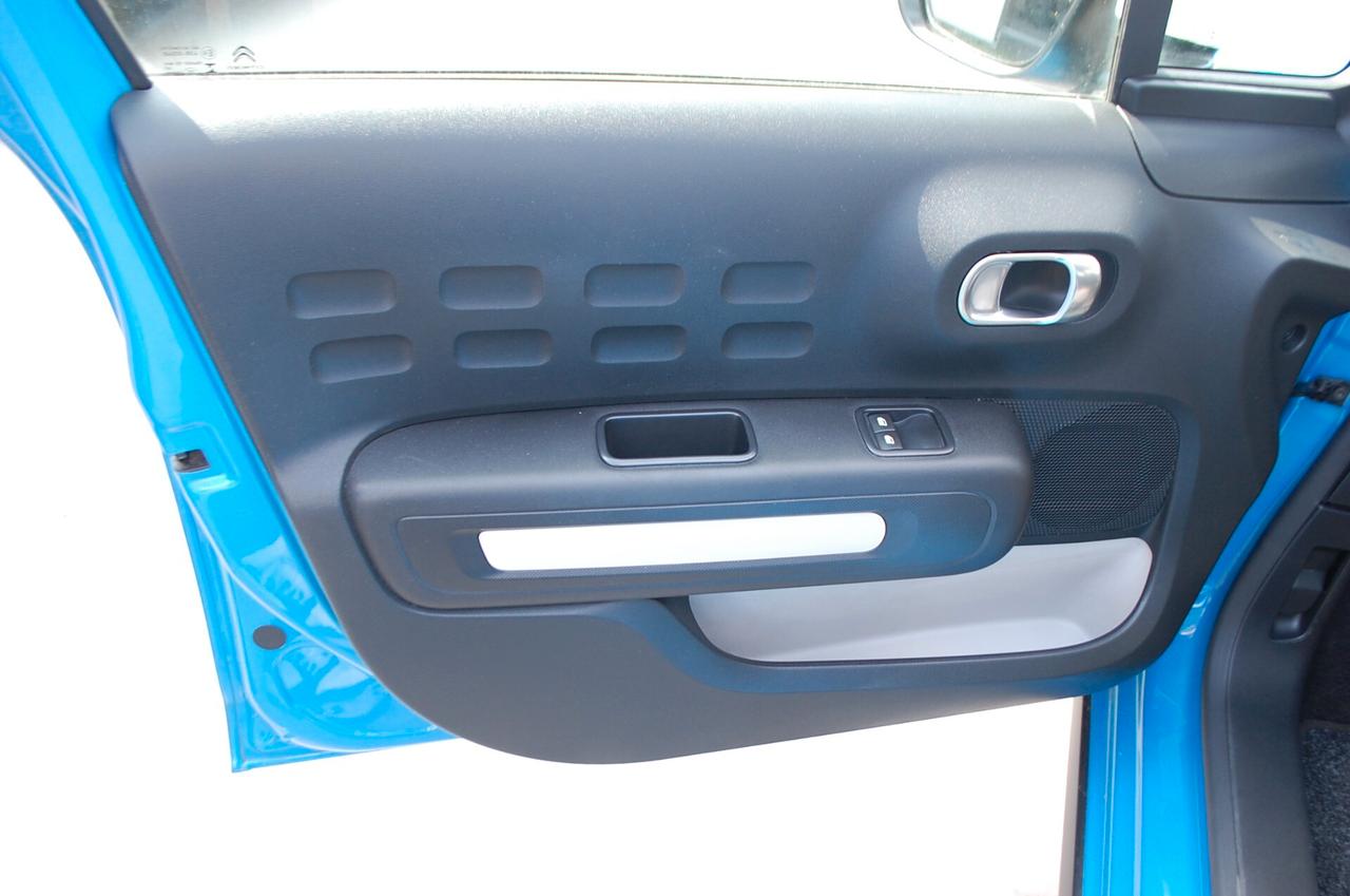 Citroen C3 1.2 puretech 83CV Feel S&S Uff Italy Bicolor USB