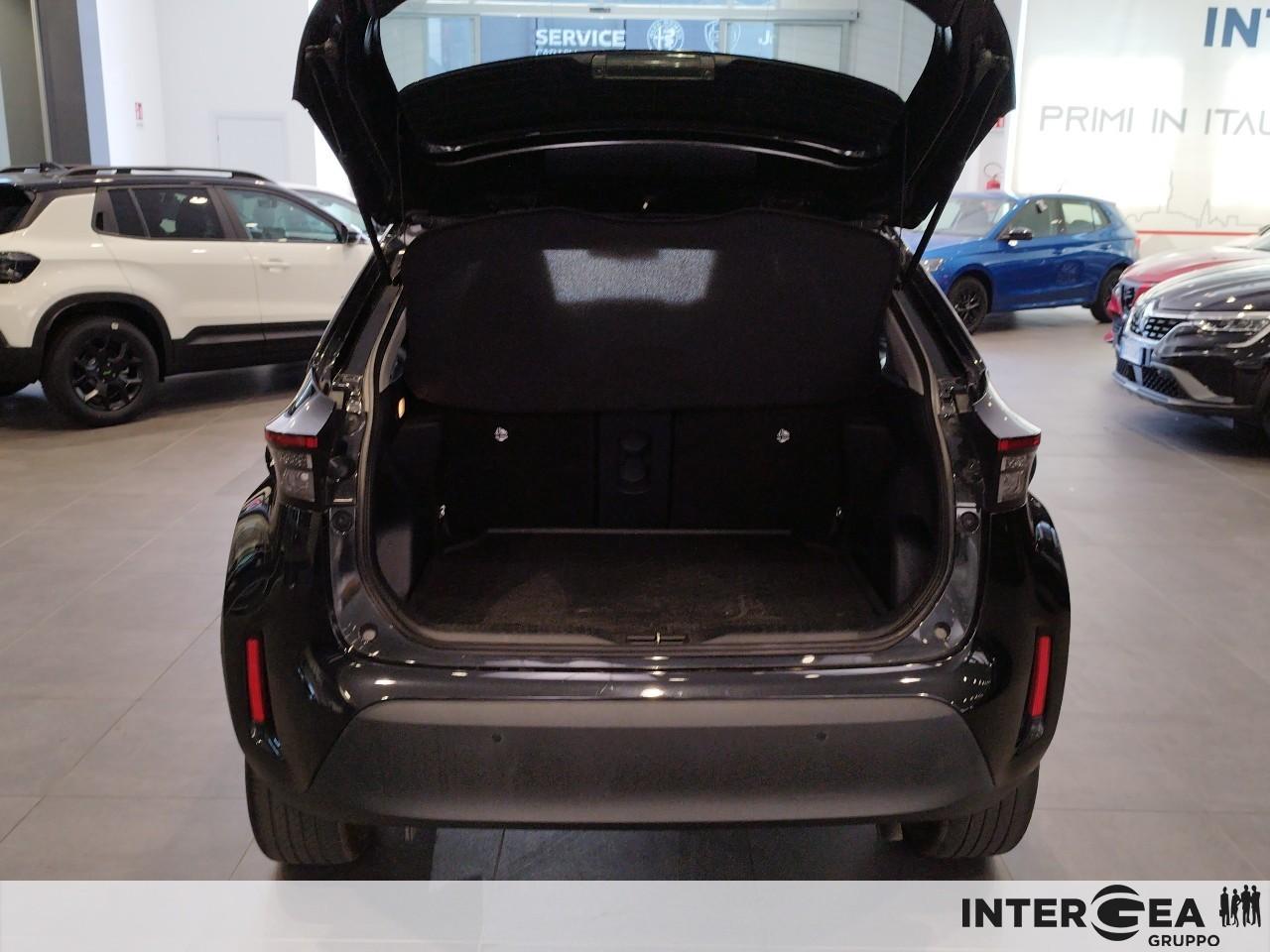 TOYOTA Yaris Cross 1.5h Lounge fwd 116cv e-cvt