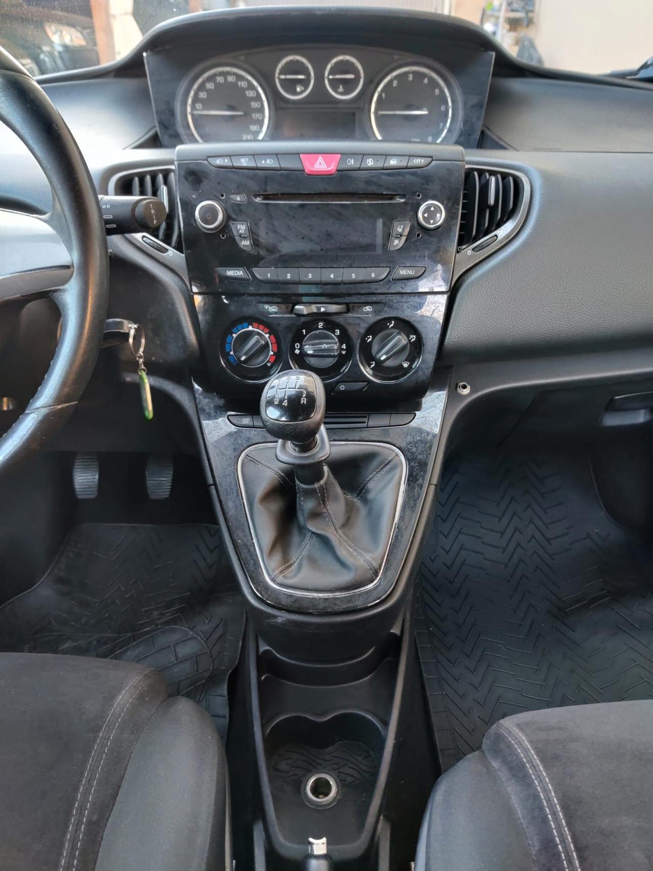 Lancia Ypsilon 1.2 Benzina