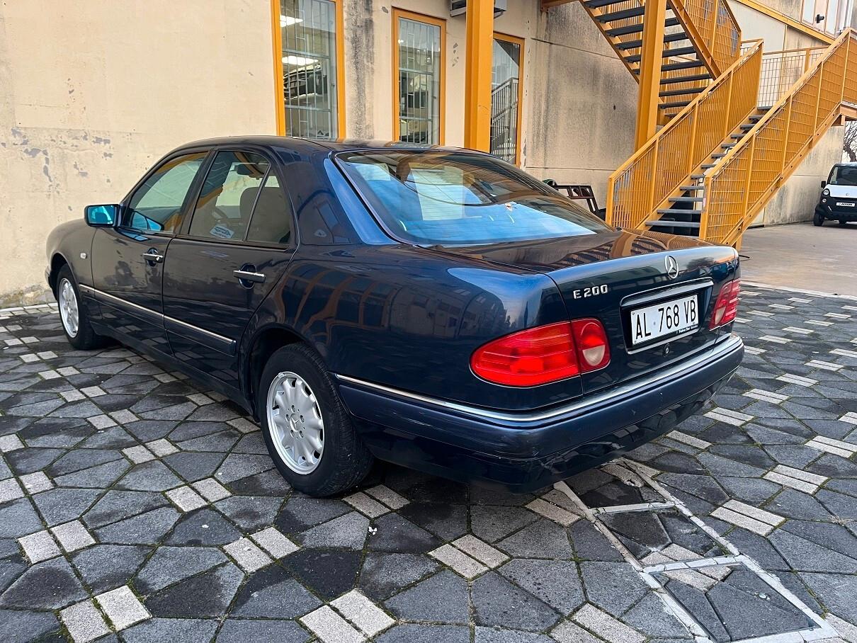 Mercedes-benz E 200 cat Elegance