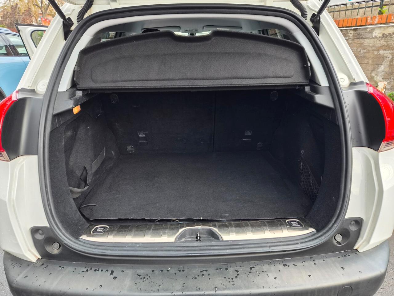 Peugeot 2008 BlueHDi 100 Black Matt