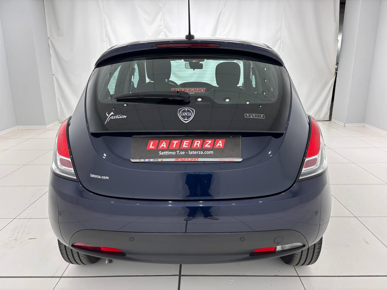 LANCIA Ypsilon 1.0 firefly hybrid Silver s&s 70cv