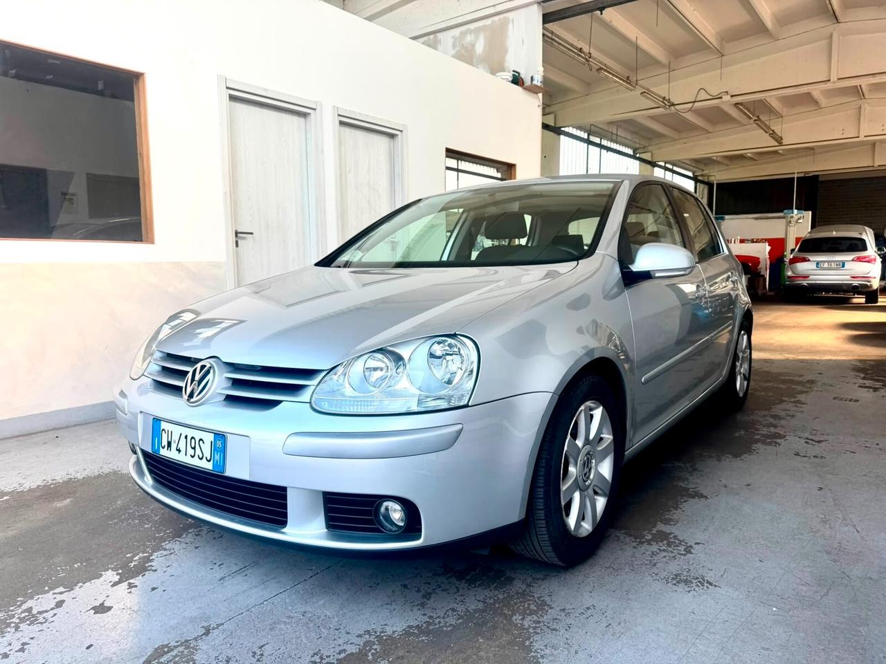 Volkswagen Golf 1.6 16V FSI 5p. Sportline