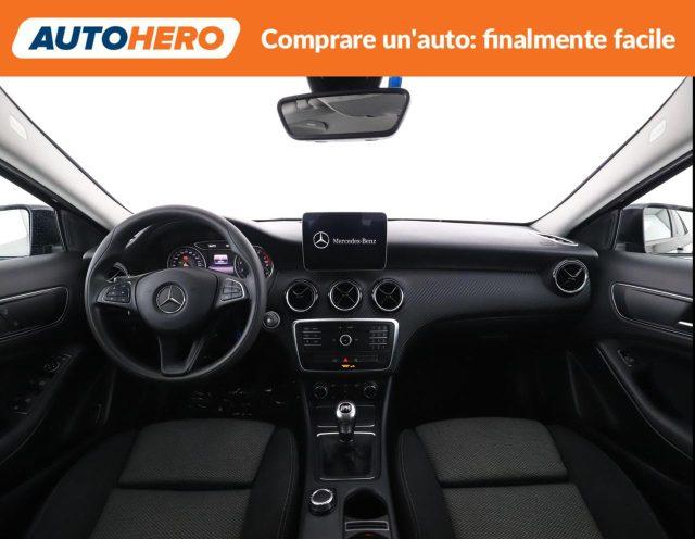 MERCEDES-BENZ GLA 180 Business