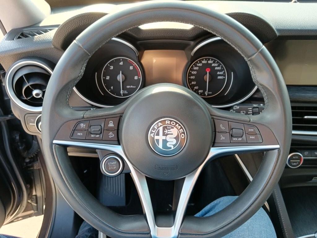 Alfa Romeo Stelvio 2.2 Turbodiesel 160 CV AT8 RWD