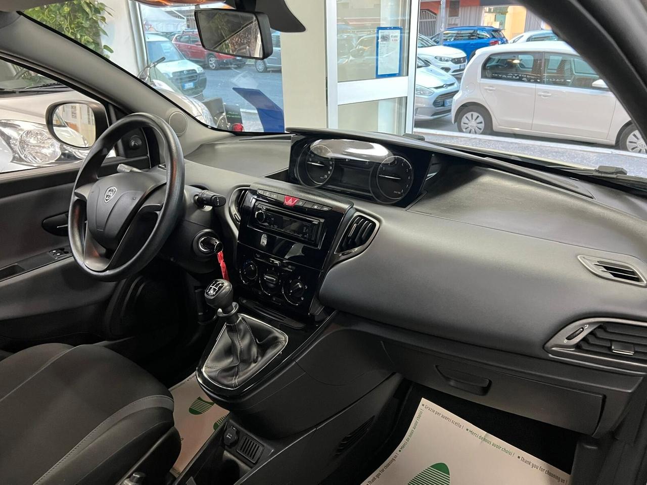 Lancia Ypsilon 1.2 69 CV 5 Porte Silver EURO 6
