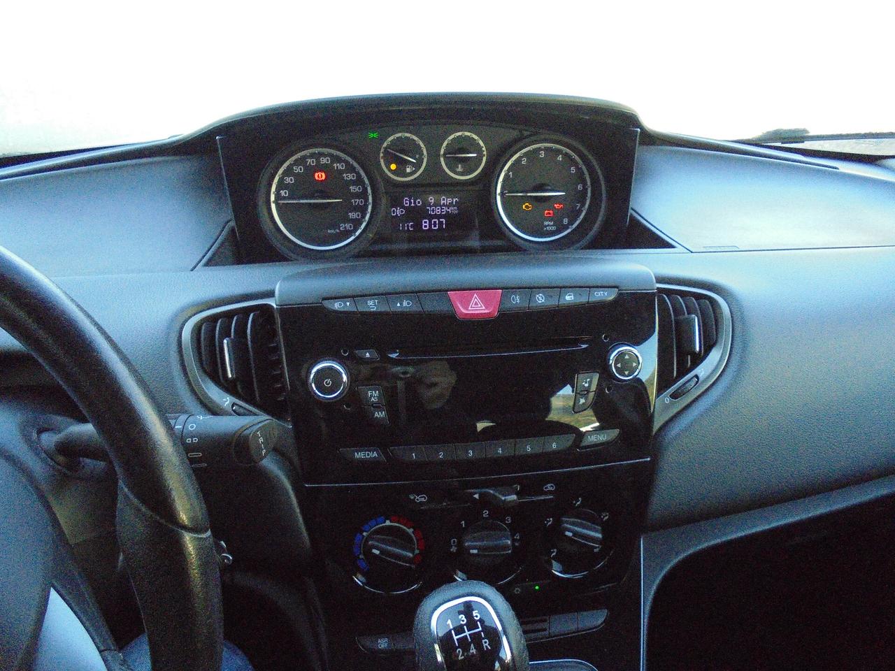 Lancia Ypsilon 1.2 69 CV 5 porte S&S Gold