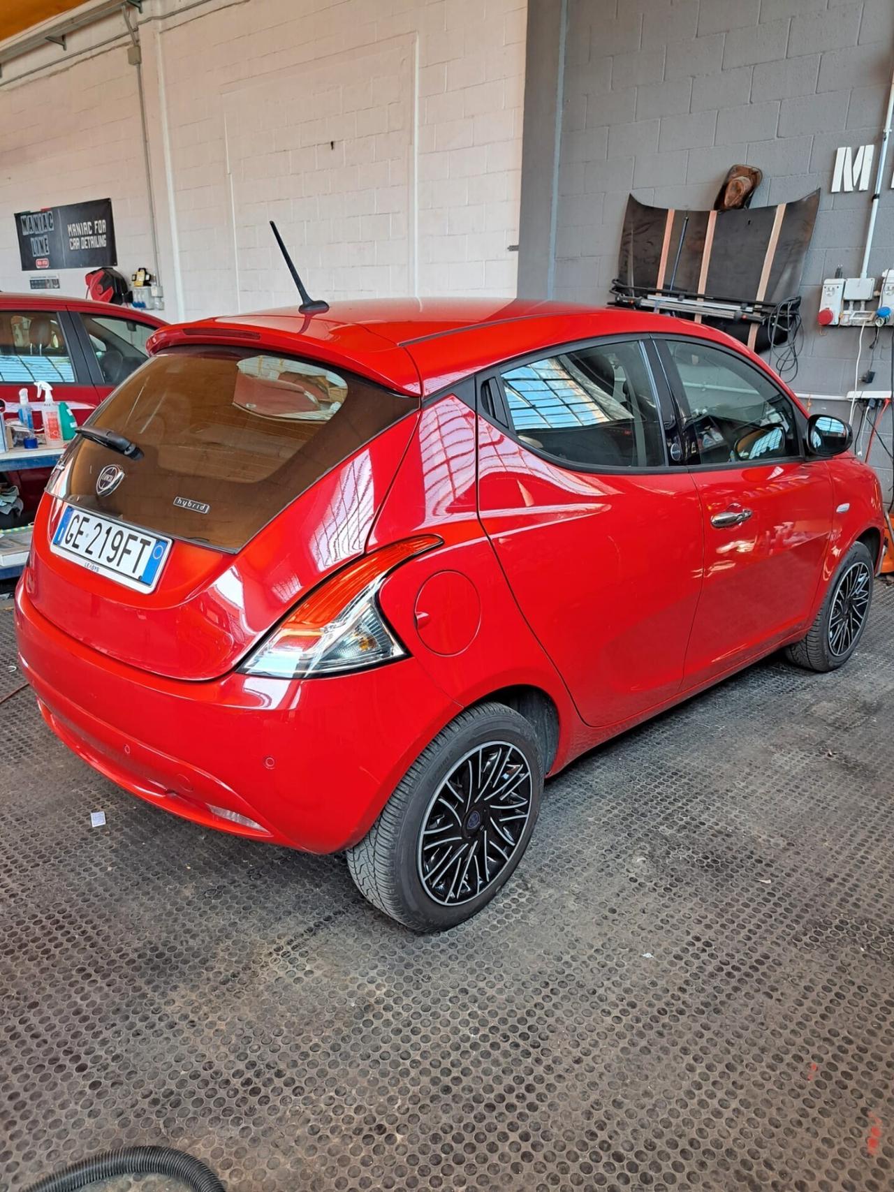 LANCIA YPSILON 1.0 FIRE FLY 5 PORTE S&S HYBRID ECOCHIC GOLD