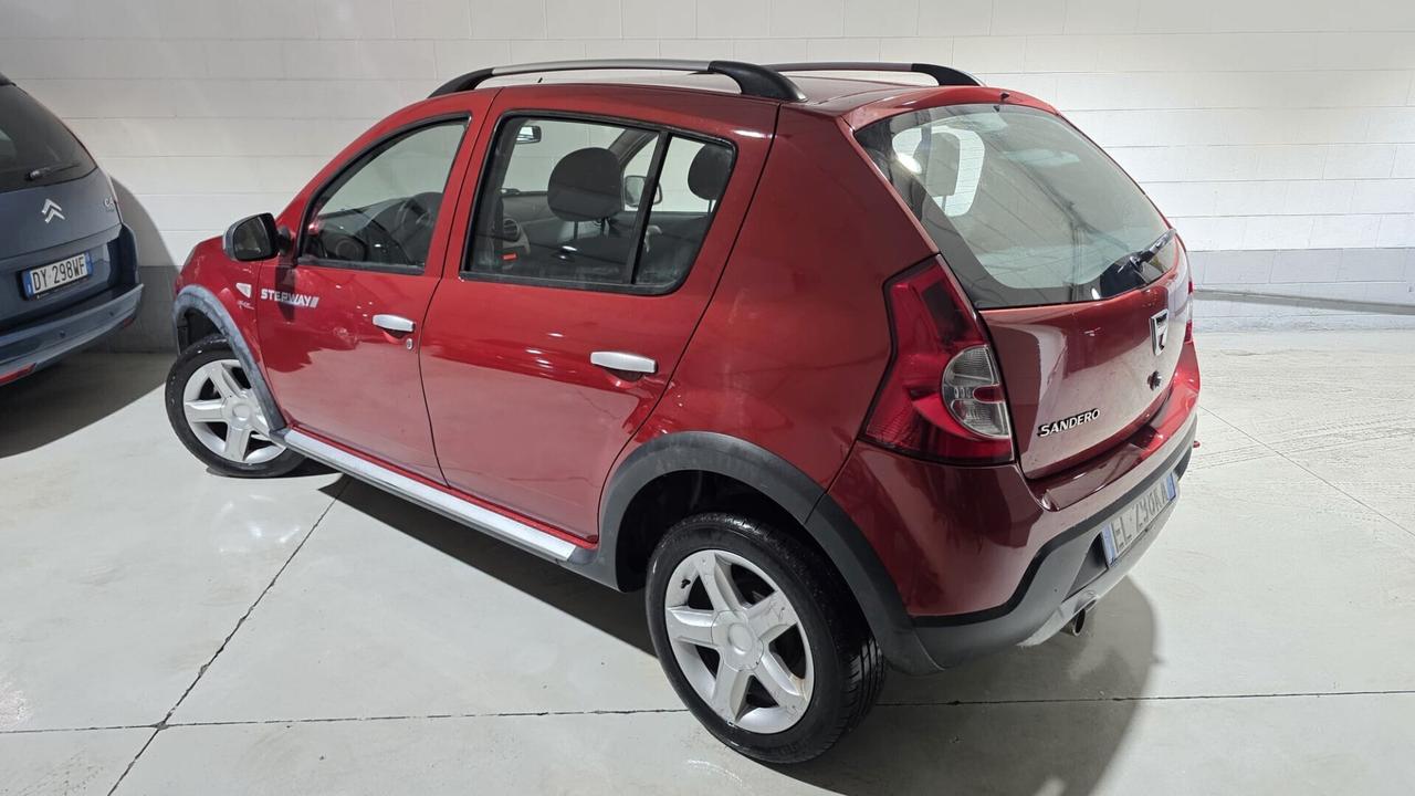 Dacia Sandero Stepway 1.6 8V GPL 85CV NEOPATENTATI