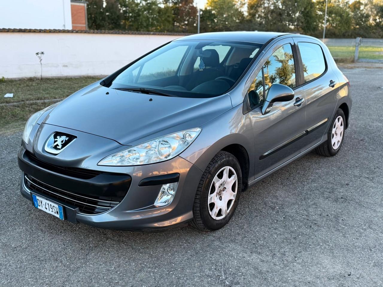 Peugeot 308 1.6 HDi 90CV NEOPATENTATI