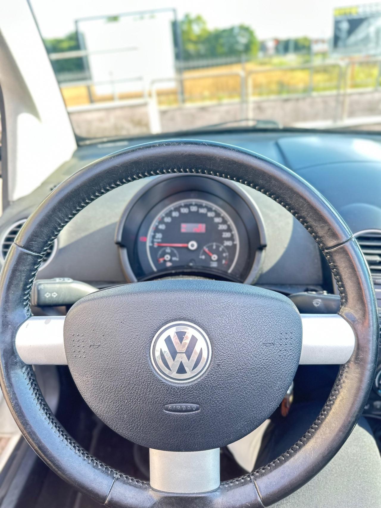 VOLKSWAGEN NEW BEETLE CABRIO 1.9 TDI