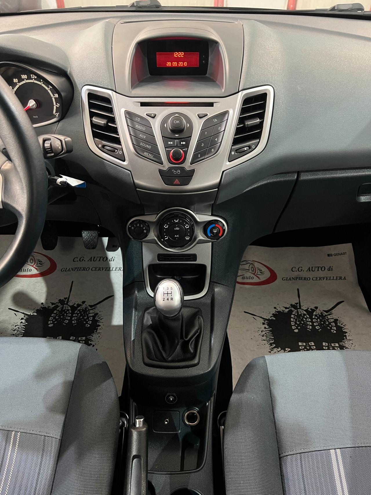 Ford Fiesta 1.4 97 CV - GPL Titanium - 2010